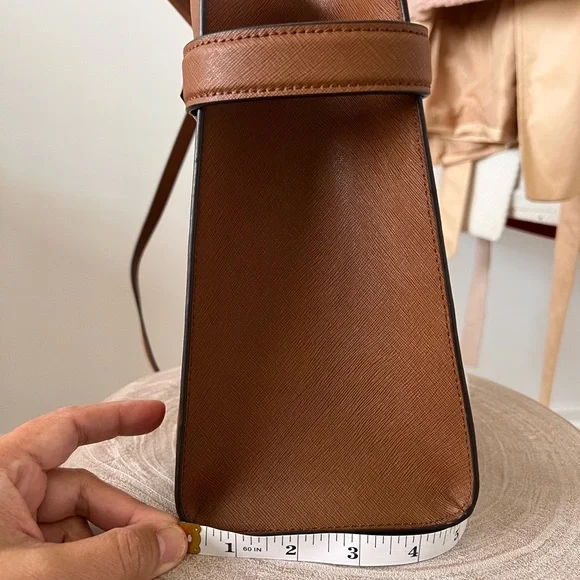 Michael Kors Medium Satchel Cognac - Picture 7 of 8